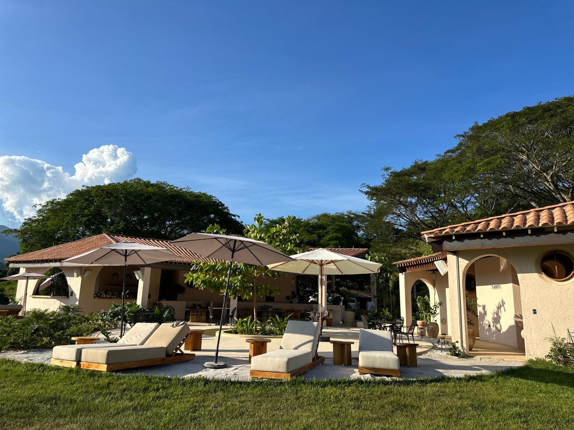 Hotel Tahiti Puente Iglesias Exterior photo